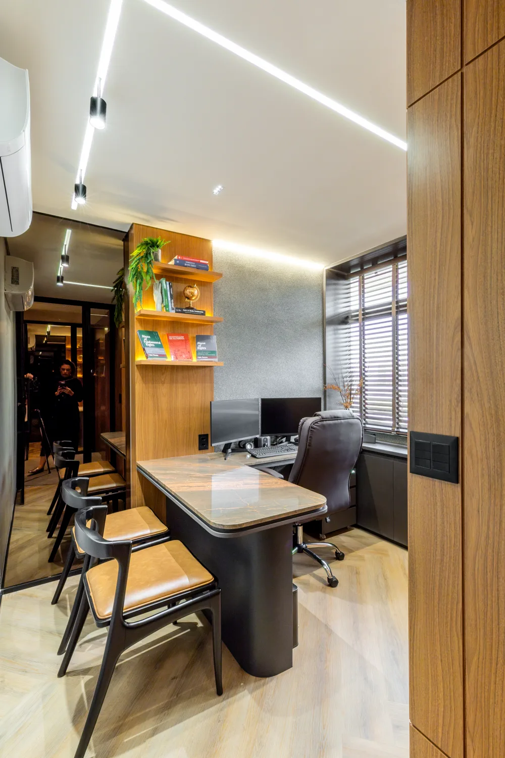 Ambiente de trabalho do sócio fundador